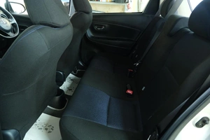 Хетчбэк Toyota Vitz 2015 года, 1199000 рублей, Омск