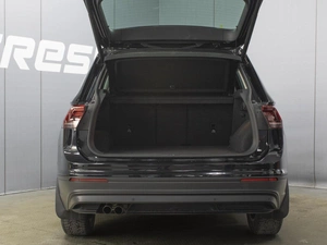 Внедорожник Volkswagen Tiguan 2018 года, 2385000 рублей, Омск