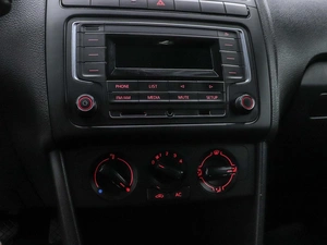 Седан Volkswagen Polo 2019 года, 1379000 рублей, Красноярск