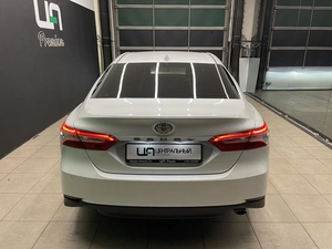 Седан Toyota Camry 2019 года, 2850000 рублей, Красноярск