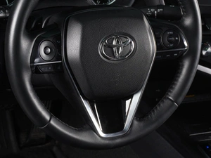 Седан Toyota Camry 2021 года, 3229000 рублей, Красный Пахарь