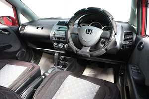 Хетчбэк Honda Fit 2003 года, 399000 рублей, Новосибирск