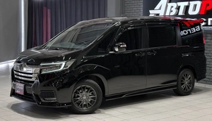 Минивэн Honda Stepwgn Spada 2021 года, 3037000 рублей, Красноярск