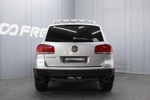 Внедорожник Volkswagen Touareg 2006 года, 1020000 рублей, Омск