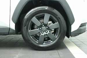 Внедорожник Toyota RAV4 2025 года, 4050000 рублей, Красноярск