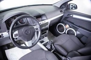 Хетчбэк Opel Astra 2012 года, 699000 рублей, Пермь