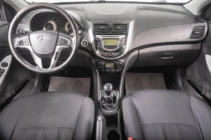 Седан Hyundai Solaris 2011 года, 769000 рублей, Томск