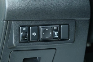 Хетчбэк Nissan Tiida 2012 года, 999000 рублей, Омск