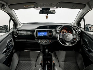 Хетчбэк Toyota Vitz 2019 года, 1100000 рублей, Красноярск