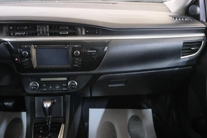 Седан Toyota Corolla 2014 года, 1399000 рублей, Омск