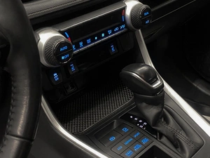 Внедорожник Toyota RAV4 2019 года, 3499000 рублей, Красноярск