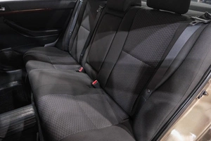 Седан Toyota Avensis 2005 года, 729000 рублей, Новокузнецк