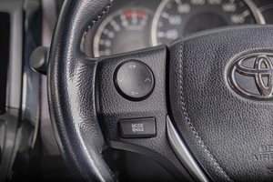 Седан Toyota Corolla Axio 2012 года, 899000 рублей, Томск