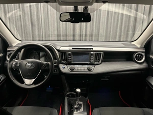 Внедорожник Toyota RAV4 2017 года, 2299000 рублей, Красноярск