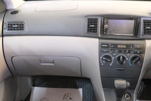 Седан Toyota Corolla 2002 года, 719000 рублей, Омск
