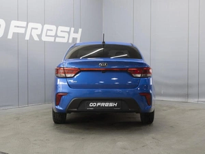 Седан Kia Rio 2020 года, 1450000 рублей, Омск