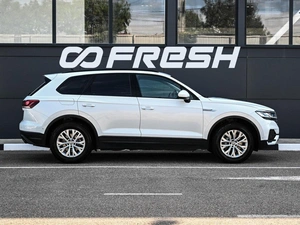 Внедорожник Volkswagen Touareg 2019 года, 3899000 рублей, Кирилловка