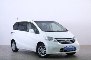 Минивэн Honda Freed 2014 года, 1399000 рублей, Омск