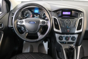 Хетчбэк Ford Focus 2012 года, 829000 рублей, Омск