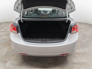 Седан Hyundai Avante 2011 года, 1050000 рублей, Красноярск