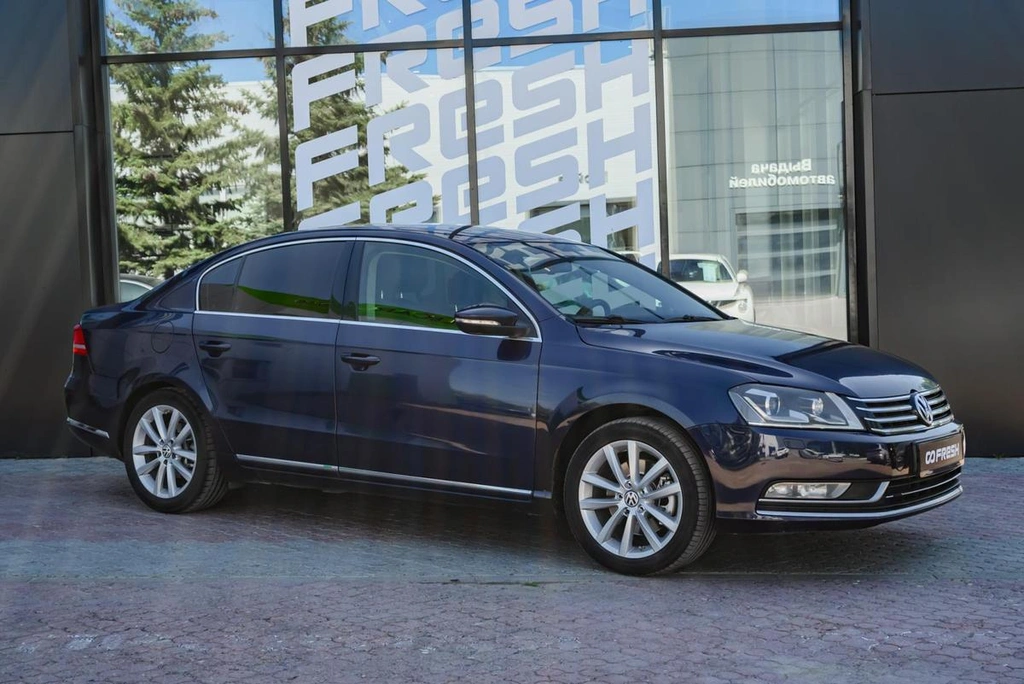 Седан Volkswagen Passat 2013 года, 1249000 рублей, Ульяновск
