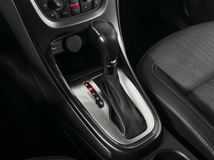 Седан Opel Astra 2013 года, 899900 рублей, Казань