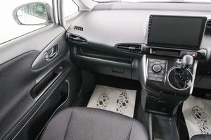 Минивэн Toyota Wish 2015 года, 2099000 рублей, Красноярск
