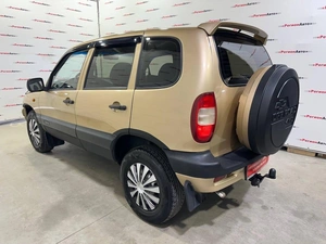 Внедорожник Chevrolet Niva 2004 года, 355000 рублей, Красноярск