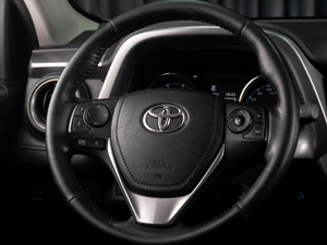 Внедорожник Toyota RAV4 2018 года, 2999000 рублей, Тюмень
