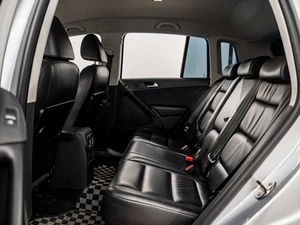 Внедорожник Volkswagen Tiguan 2010 года, 1210000 рублей, Красноярск