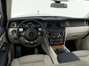 Внедорожник Rolls-Royce Cullinan 2019 года, 33000077 рублей, Москва