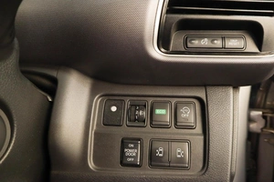 Минивэн Nissan Serena 2018 года, 1929000 рублей, Челябинск