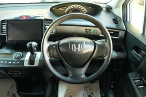 Минивэн Honda Freed 2014 года, 1399000 рублей, Омск