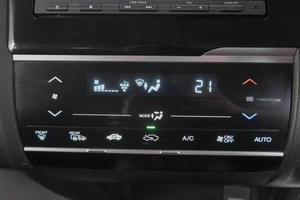 Хетчбэк Honda Fit 2016 года, 1209000 рублей, Кемерово