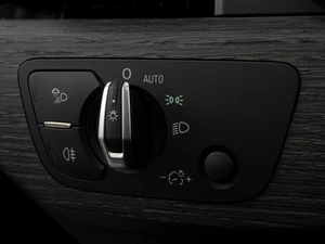 Седан Audi A4 2020 года, 2999000 рублей, Тюмень