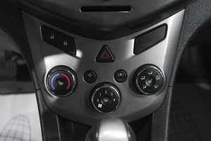 Седан Chevrolet Aveo 2013 года, 769000 рублей, Новокузнецк