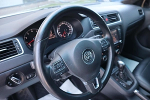 Седан Volkswagen Jetta 2013 года, 1320000 рублей, Мирное