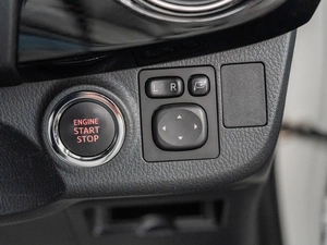 Хетчбэк Toyota Vitz 2019 года, 1030000 рублей, Красноярск