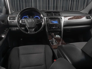 Седан Toyota Camry 2017 года, 2139000 рублей, Тюмень