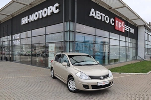 Хэтчбек Nissan Tiida 2010 года, 800000 рублей, Мирное