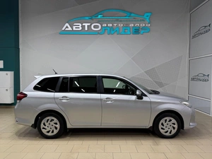 Универсал Toyota Corolla Fielder 2018 года, 1249000 рублей, Красноярск