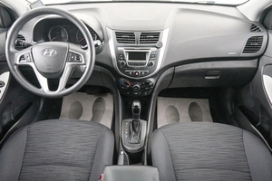 Седан Hyundai Solaris 2016 года, 1349000 рублей, Красноярск