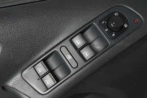 Внедорожник Volkswagen Tiguan 2012 года, 1749000 рублей, Тюмень