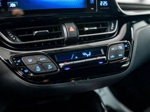 Внедорожник Toyota C-HR 2018 года, 2480000 рублей, Красноярск