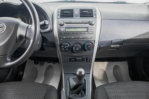 Седан Toyota Corolla 2007 года, 849000 рублей, Барнаул