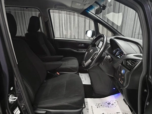 Минивэн Toyota Esquire 2015 года, 1765000 рублей, Красноярск