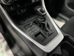 Внедорожник Toyota RAV4 2021 года, 3549000 рублей, Красноярск