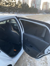 Хетчбэк Toyota Vitz 2013 года, 800000 рублей, Красноярск