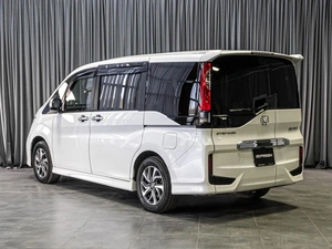 Минивэн Honda Stepwgn Spada 2016 года, 1849000 рублей, Тюмень