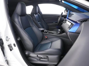 Внедорожник Toyota C-HR 2021 года, 2893444 рублей, Москва